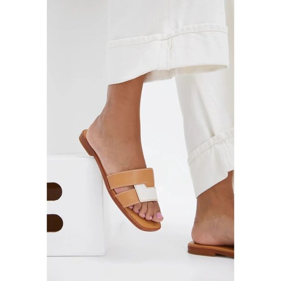 Tuckernuck Shoes - Tuckernuck NEW Cognac‎ and White Leather Muse Sandals Size 8